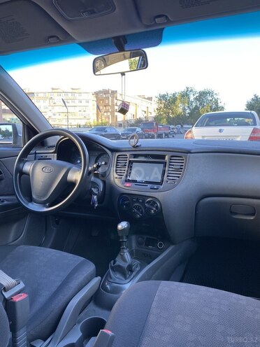 Kia Rio-4