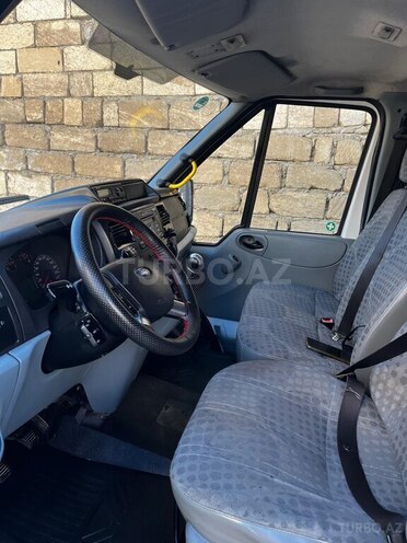 Ford Transit-2