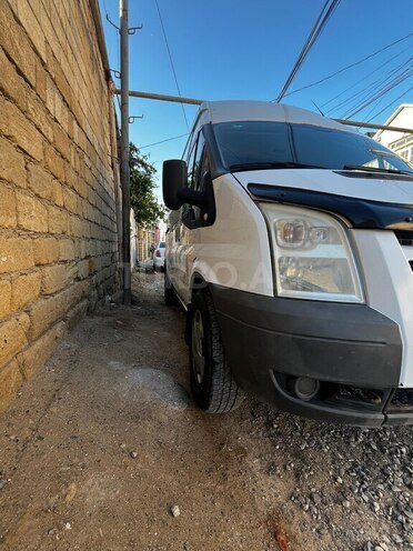 Ford Transit-7