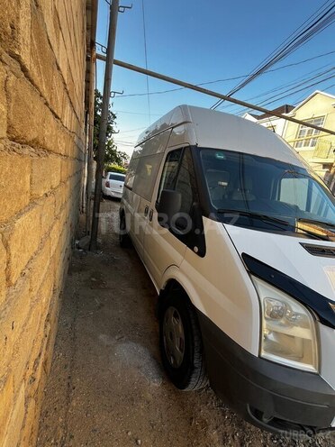 Ford Transit-6