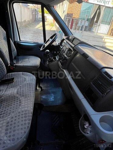 Ford Transit-10
