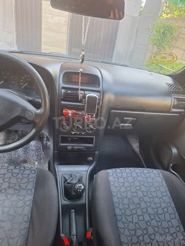Opel Astra-11