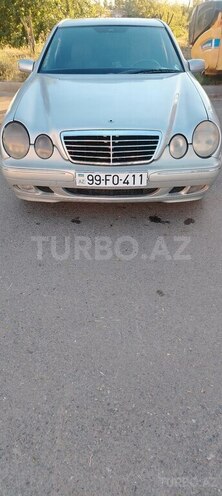 Mercedes E 270-2