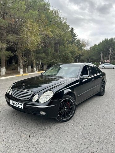 Mercedes E 270-1