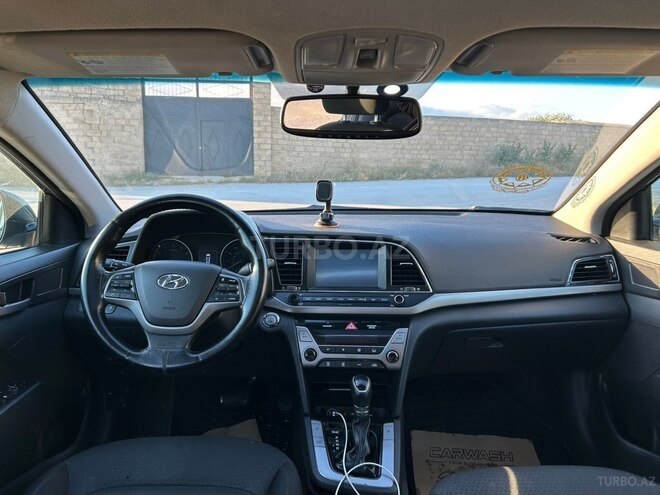 Hyundai Elantra-7