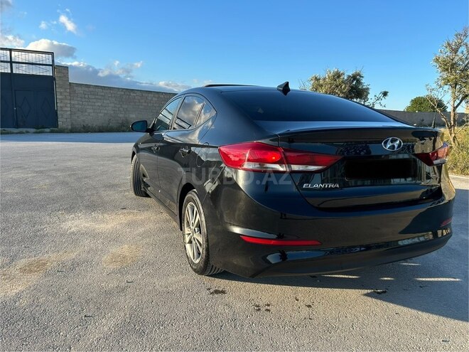 Hyundai Elantra-5