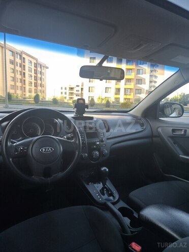 Kia Cerato-5