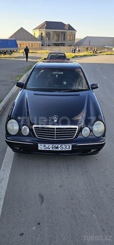 Mercedes E 220-2