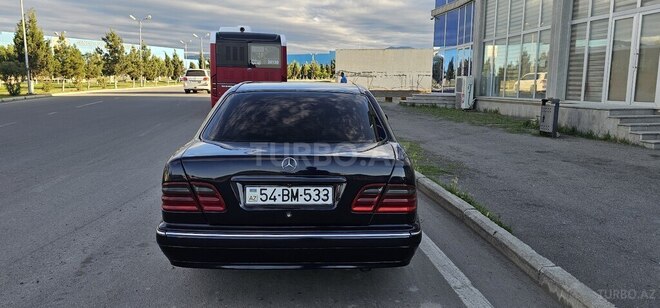 Mercedes E 220-6
