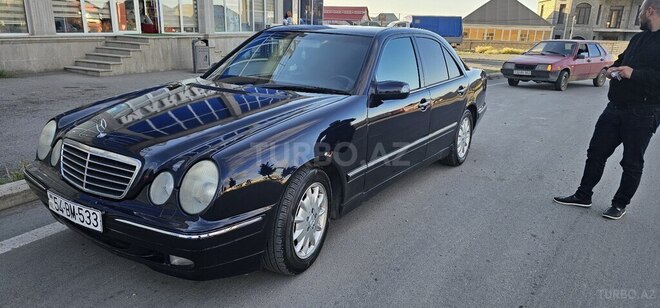 Mercedes E 220-12