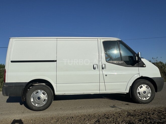 Ford Transit-2