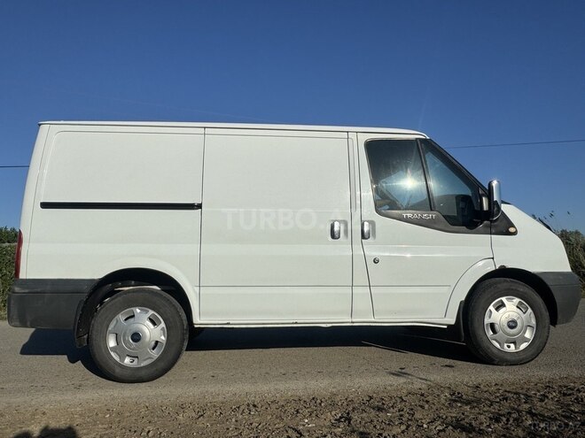 Ford Transit-3