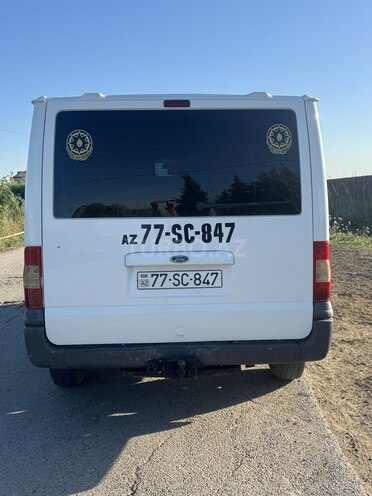 Ford Transit-4