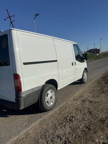 Ford Transit-8