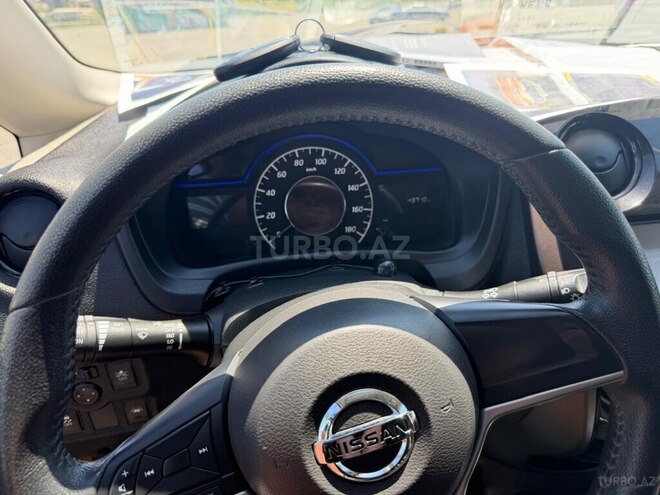 Nissan Note-7