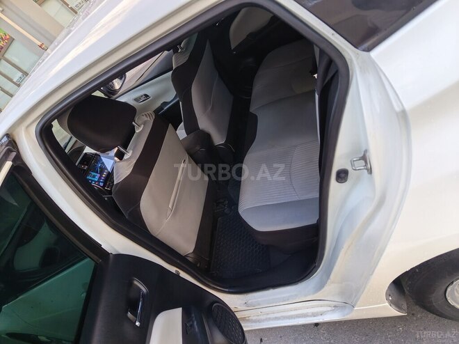 Toyota Prius-4