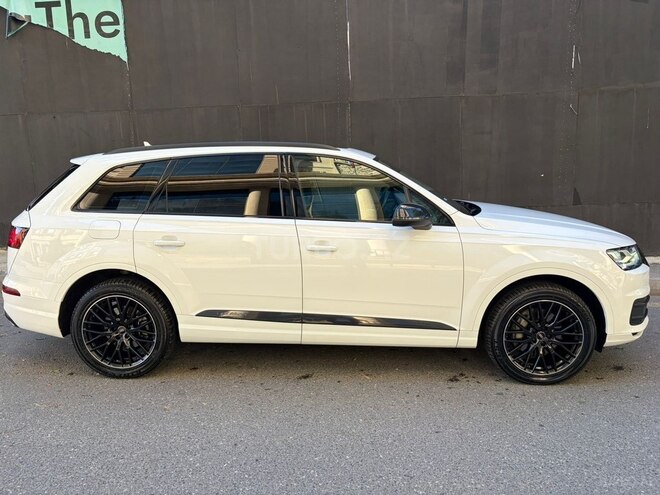 Audi Q7-3