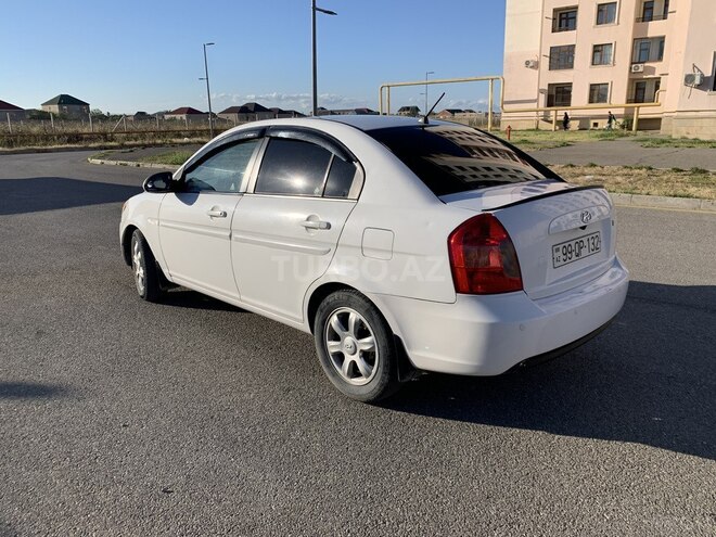 Hyundai Accent-8