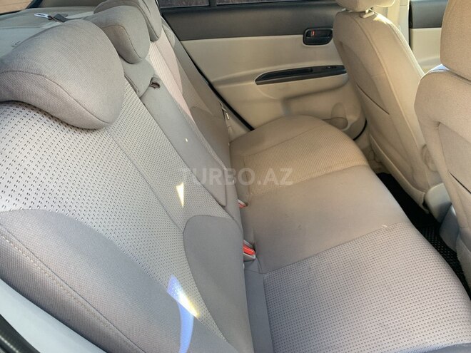 Hyundai Accent-9