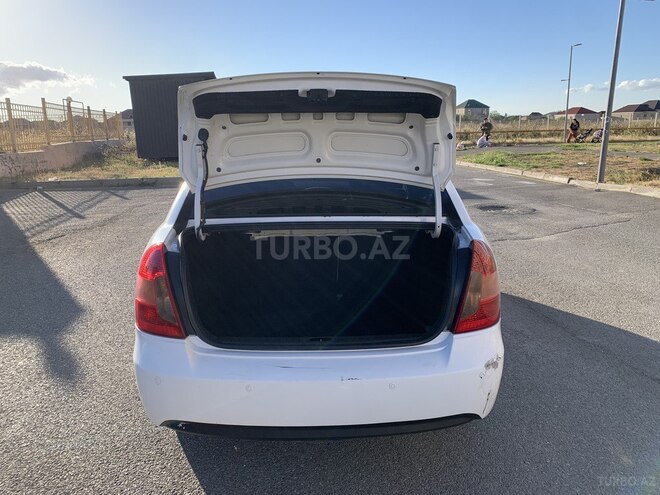 Hyundai Accent-21