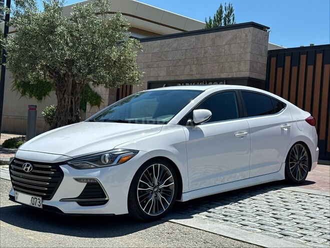 Hyundai Elantra-6