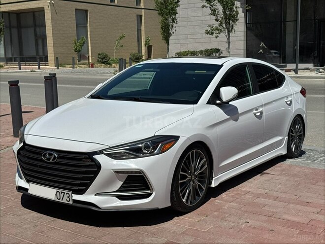 Hyundai Elantra-13