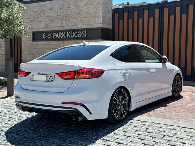 Hyundai Elantra-11