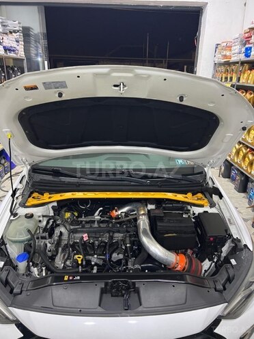 Hyundai Elantra-21