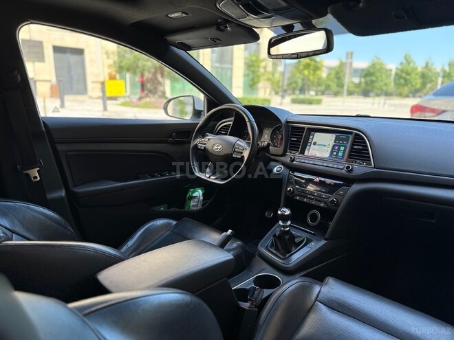 Hyundai Elantra-20