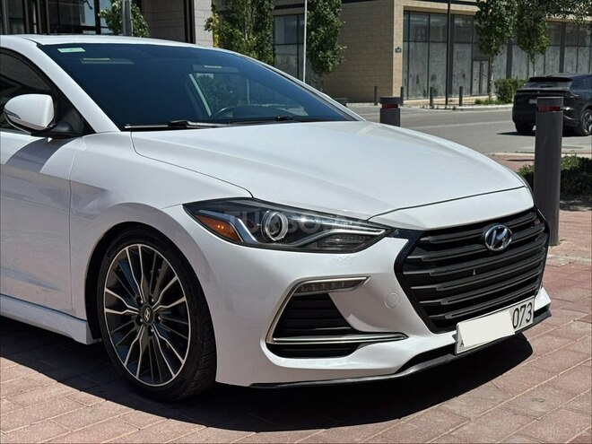 Hyundai Elantra-14