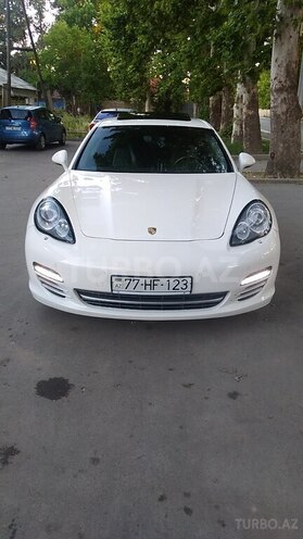 Porsche Panamera-1