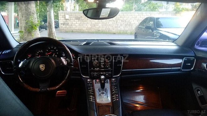 Porsche Panamera-3