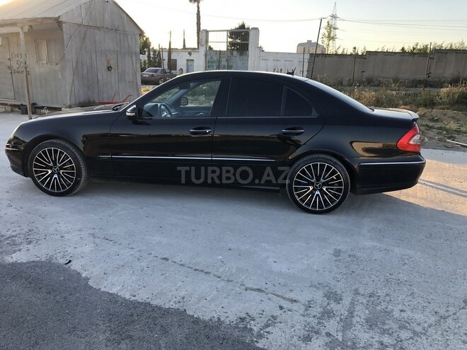 Mercedes E 200-5