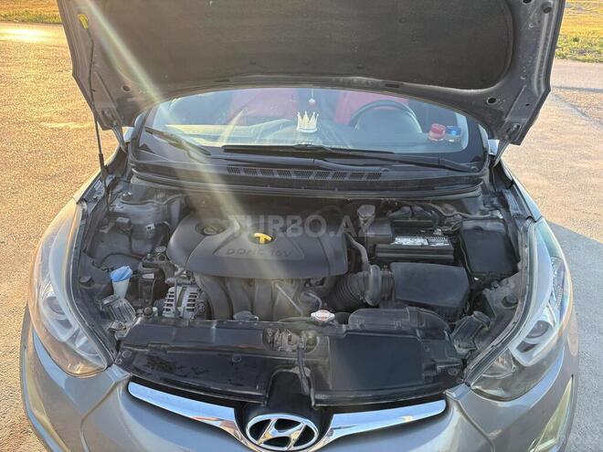 Hyundai Elantra-6