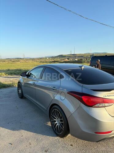 Hyundai Elantra-3