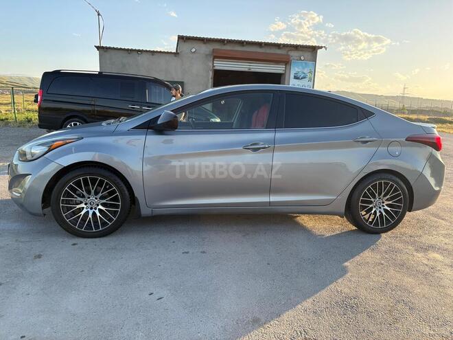 Hyundai Elantra-5