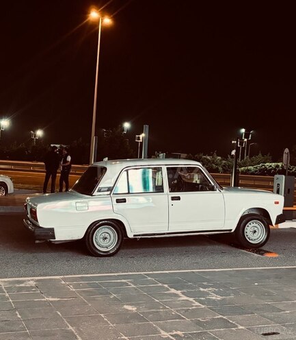 LADA (VAZ) 2107-2