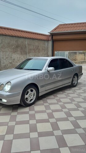 Mercedes E 280-3