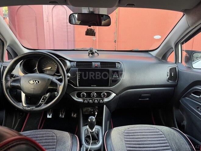 Kia Rio-5