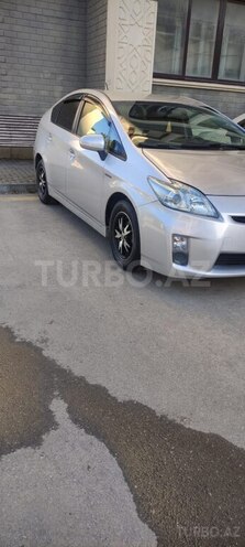 Toyota Prius-5