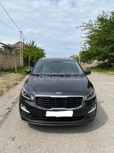 Kia Carnival-2