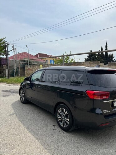 Kia Carnival-4