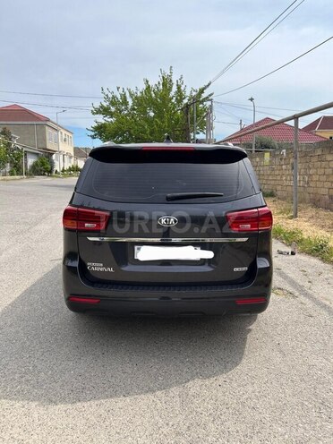 Kia Carnival-3
