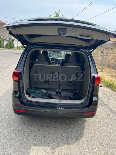 Kia Carnival-9