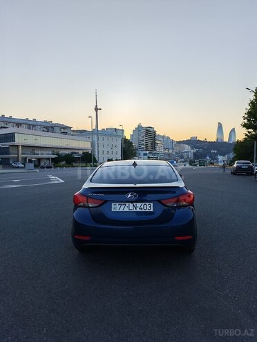 Hyundai Elantra-6