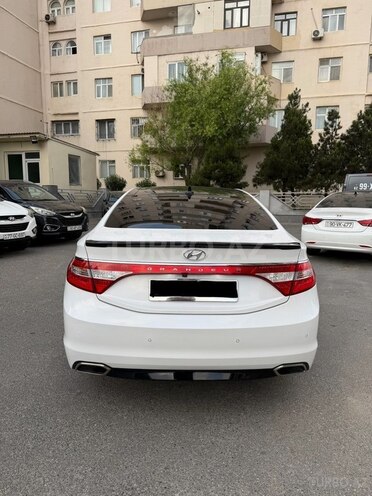 Hyundai Grandeur-4