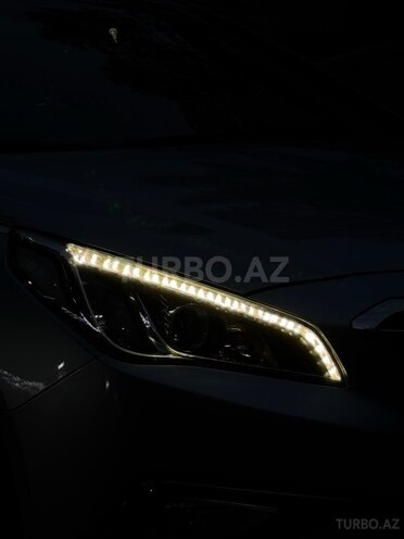 Hyundai Sonata-14