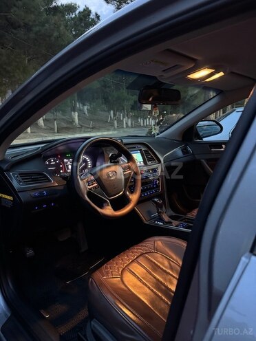 Hyundai Sonata-5