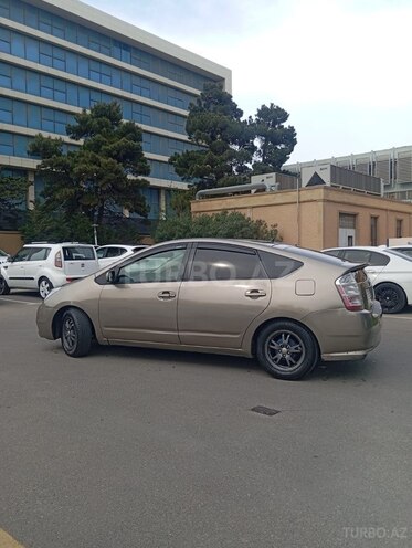 Toyota Prius-4
