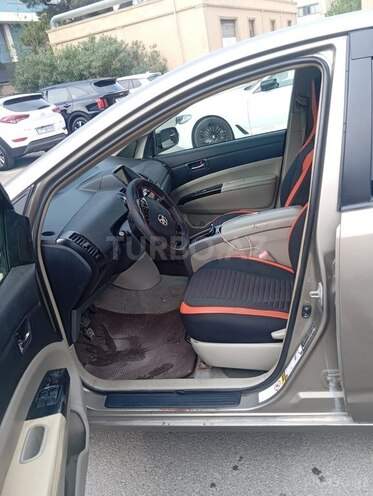 Toyota Prius-6